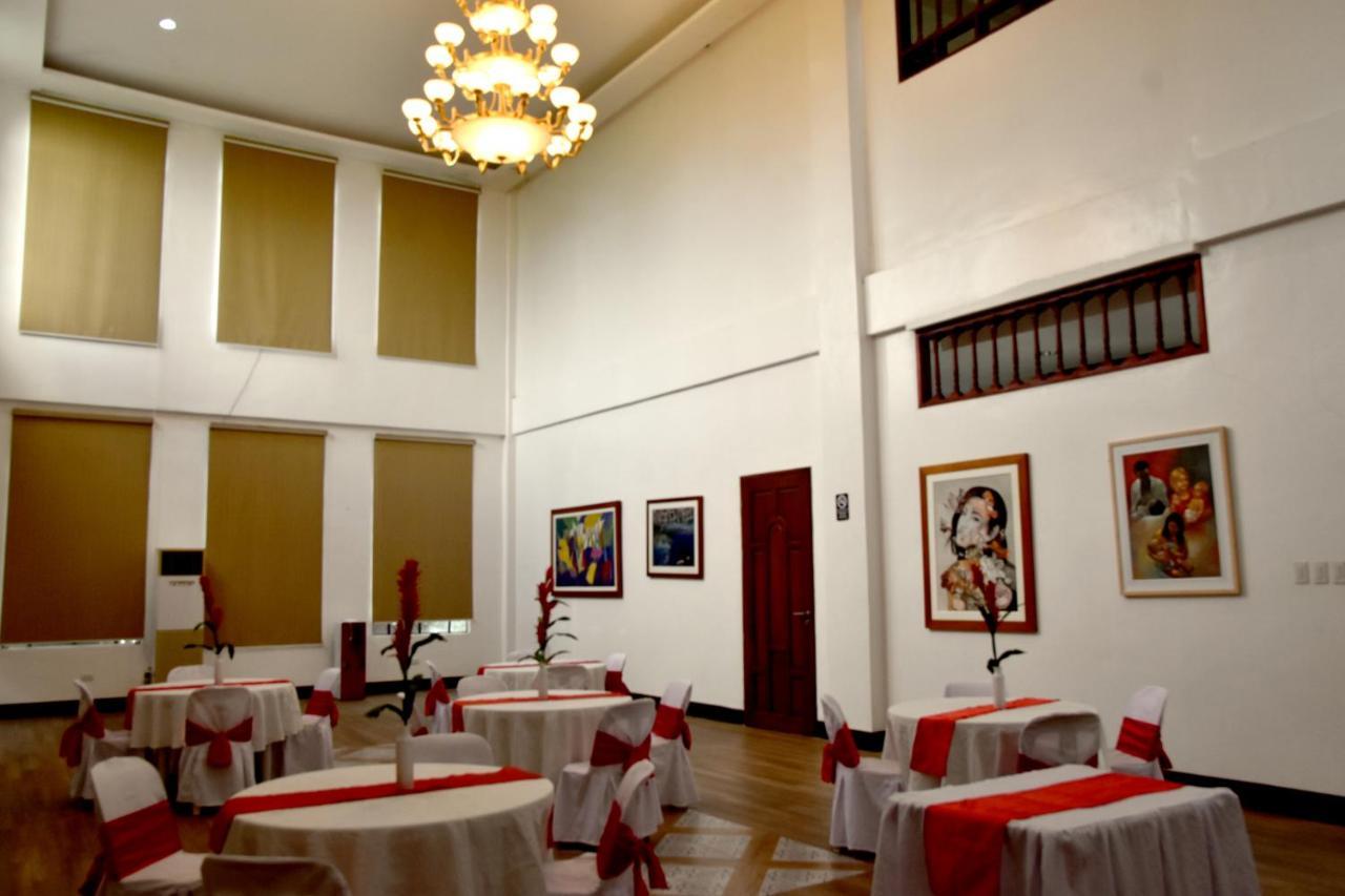 Isla De Oro Hotel Mamburao Kültér fotó